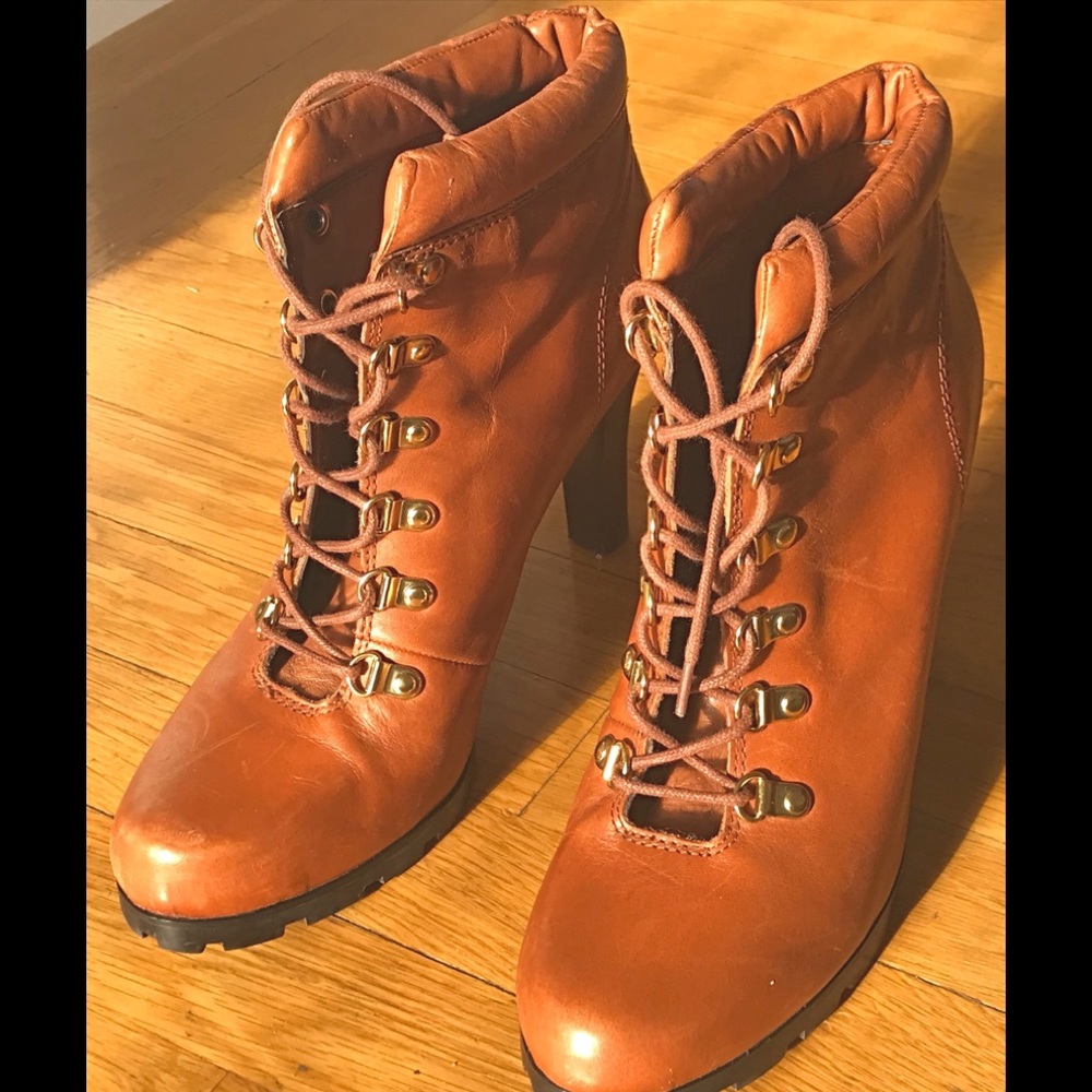 Gently-worn Ralph Lauren Booties.